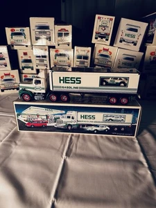 Camión de juguete Hess 1992 camión de 18 ruedas y corredor nuevo en caja original - Imagen 1 de 11