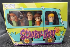 PEZ Scooby Doo Set in Scatola di 5 Dispenser - 2014 Ritirato - Mystery Machine Van NUOVO - Foto 1 di 3