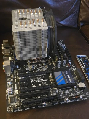 Intel i7 4770k + GA-Z87X-D3H + 32GB DDR3 + Thermalright Macho Rev. Pacchetto A (BW) - Immagine 1 di 4