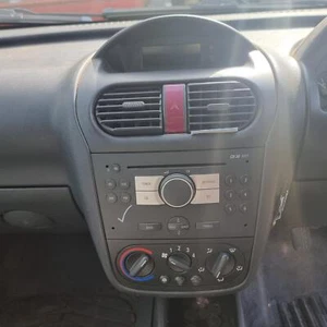 HOLDEN BARINA XC 03/2001-09/2011 STEREO/HEAD UNIT CD PLAYER - Picture 1 of 12