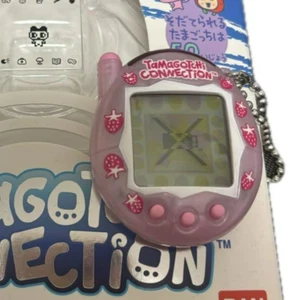 Bandai Tamagotchi conexión 20 aniversario fresa perla leche Japón - Imagen 1 de 3