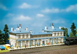 Faller 212114 N scale 1:160 Kit of Karlsberg Station - Picture 1 of 3