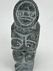 Inuit Eskimo soapstone carving sculpture inukshuk Canada 4.5" Hunter Parka 1982 - Picture 1 of 7