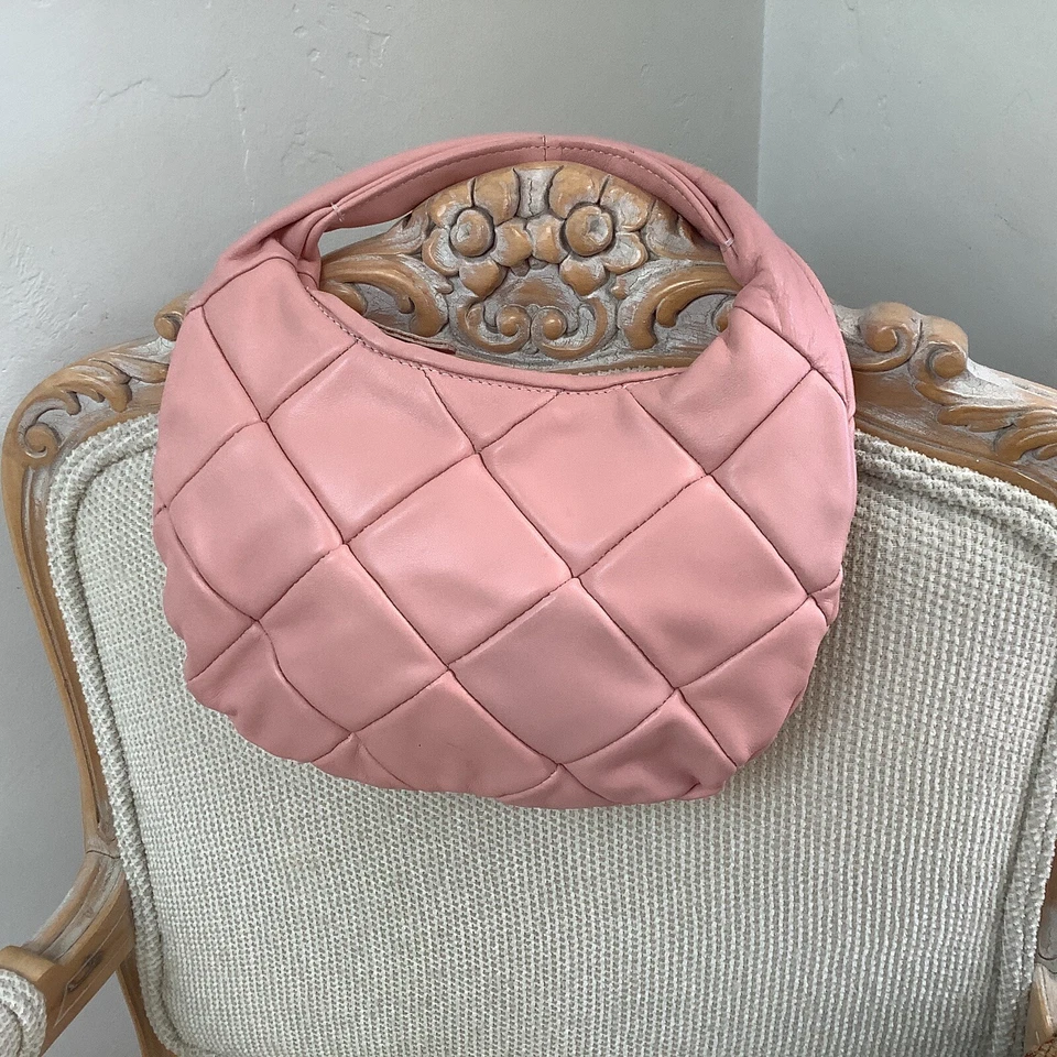 Bolsa de couro italiana FALOR Firenze 11” de largura, acolchoada macia, rosa nova sem etiquetas original. US$ 400 - Imagem 1 de 4