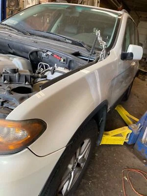 Medidor de flujo de aire de inyección de combustible usado se adapta a: BMW X5 2006 4,8 grado A Foto 1 de 4