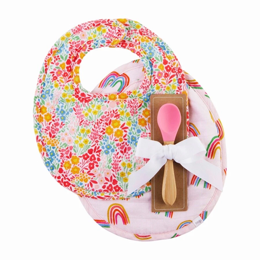 Juego de 3 baberos y cuchara de algodón rosa arco iris Mud Pie 🌸 Nuevo con etiqueta 🌸 Foto 1 de 1