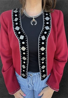 Chaqueta Double D Ranch Wear Rodeo Nativa Concho Tachonada Recortada Para Mujer Mediana Foto 1 de 4