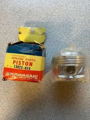 NOS OEM KAWASAKI KZ400 .020" PISTÃO OVERSIZE 13029-073 - Imagem 1 de 4
