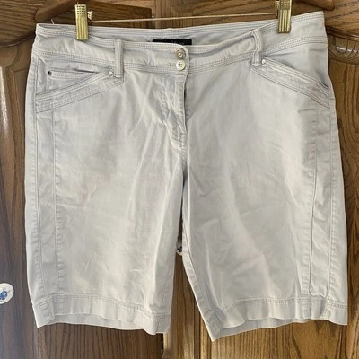 White House Black Market Shorts Womens Size 6 Gray Chino Bermuda Preowned - Image 1 of 4