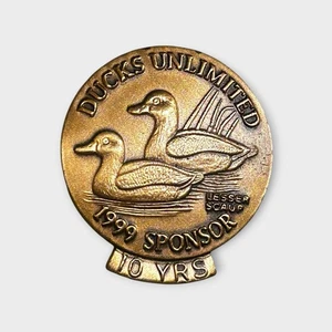 Lotto spille Ducks Unlimited - sponsor 10 anni 1999 e coppia club 250 acri 2000 - Foto 1 di 5