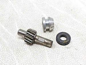 76 Yamaha XT500C XT500 XT 500 Tachometer Tach Driven Gear & Bushing Asy - Picture 1 of 3