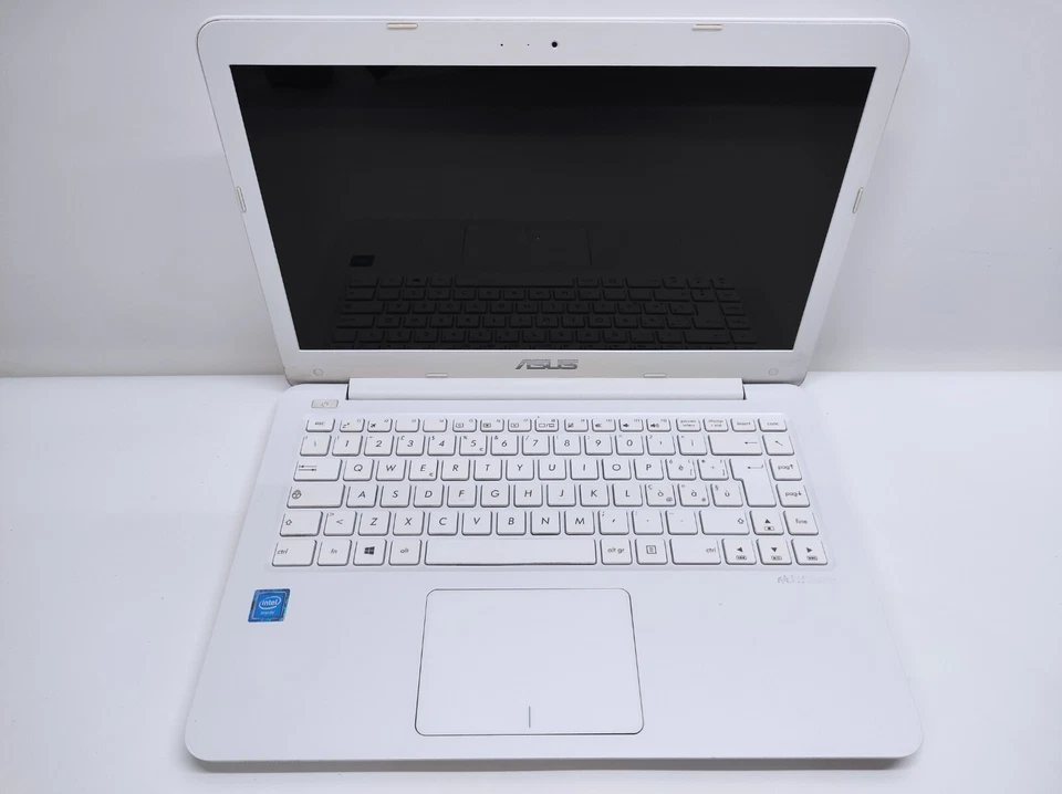 NOTEBOOK ASUS E402NA INTEL CELERON N3350 4GB RAM 32GB HD WIN10 WEBCAM - Immagine 1 di 4