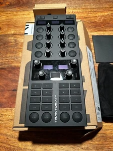 Native Instruments Traktor X1 Mk3 DJ Controller – Compact Modular FX & Transport - Picture 1 of 6