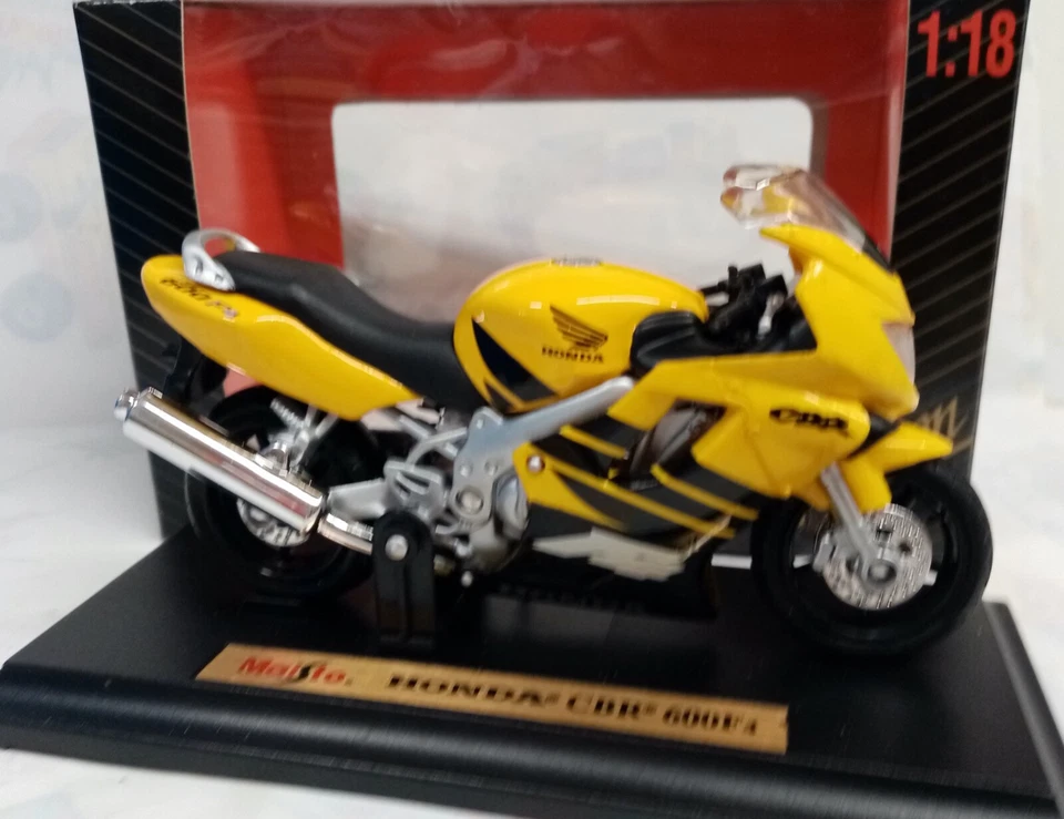 MAISTO 1/18 - MOTO HONDA CBR 600 F4 - Immagine 1 di 1