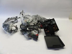 NUOVO ORIGINALE JAGUAR XJ 2010->ANTERIORE VANO MOTORE CABLAGGIO CABLAGGIO CABLAGGIO SCATOLA FUSIBILI  - Foto 1 di 9