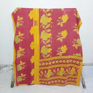 Copriletto Kantha rosso vintage indiano fatto a mano trapunta coperta cotone - Foto 1 di 2