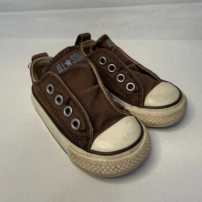 Zapatos Converse All Star para niños pequeños talla 4 marrón mandriles sin cordones lindos grunge informales Foto 1 de 4
