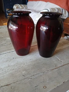 2 Vintage Anchor Hocking ROYAL RUBY RED Glass Vase Scalloped Edge 9” Tall - Picture 1 of 6