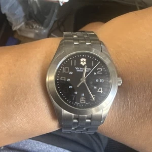 VictorINOX SWISS ARMY~Herrenuhr ALLIANCE TITANIUM~Saphirglas 24669 läuft - Bild 1 von 24