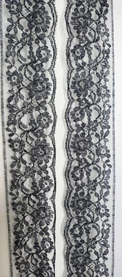 Tela de costura de alta costura con adornos florales negros de lujo - 24 yardas, 3" de ancho Foto 1 de 4