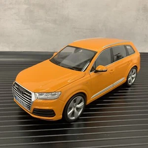 Minichamps 1:18 Audi Q7 2015 Orange Simulation Alloy Full Open Car Model - Picture 1 of 9