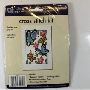 CRAFTERS QUADRATISCH GEZÄHLTES KREUZSTICH-SET FLATTERNDE SCHMETTERLINGE 5x7 NEU VERSIEGELT - Bild 1 von 5