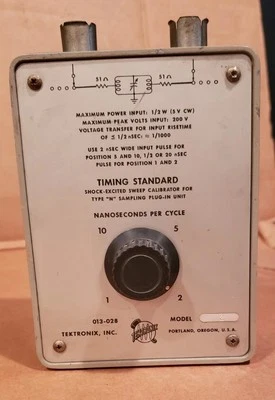 TEKTRONIX 013-028 TIMING STANDARD -- VINTAGE - Image 1 of 4