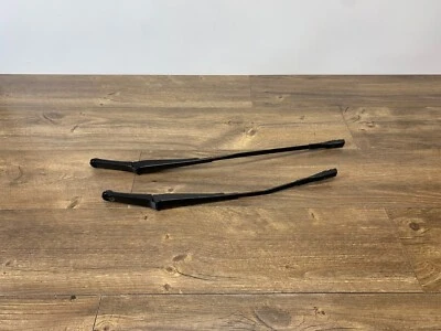 Brazos limpiaparabrisas delantero izquierdo y derecho OEM AUDI A4 S4 A5 S5 2017-2023 Foto 1 de 4