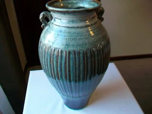 WHYNOT POTTERY VASE 12" RIBBED HANDLES GREEN BROWN BLUE 2002 ARTIST SIGNED - Picture 1 of 12