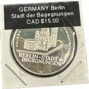 Germany Berlin Stadt Der Bagegnungen Coin - Picture 1 of 2