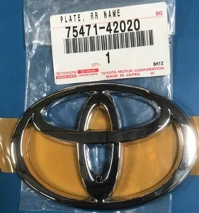 New Genuine TOYOTA RAV4 Rear Tailgate Badge Emblem (75471 42020) - Picture 1 of 1