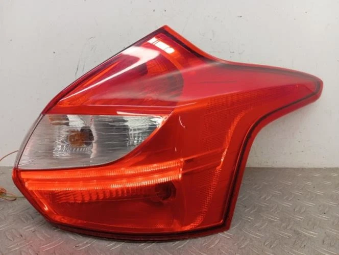 Feu arriere principal droit (feux) FORD FOCUS 3 PHASE 1 1825319 - Photo 1/3