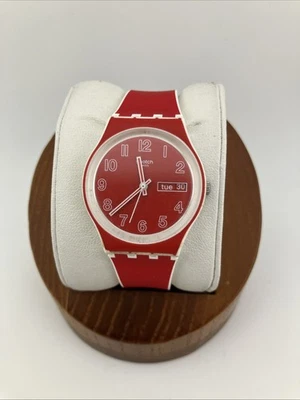 Swatch Unisex 33mm Watch White & Red Tone POPPY FIELD Day/Date GW705 -RUNS - Image 1 of 4