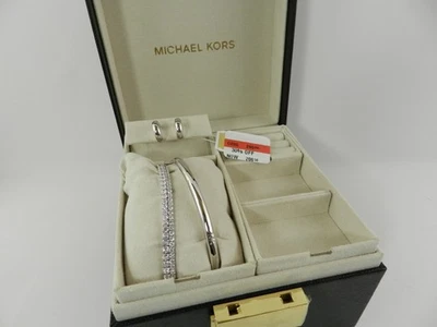 Juego de pulsera y pendientes Michael Kors de latón chapado en platino Foto 1 de 4