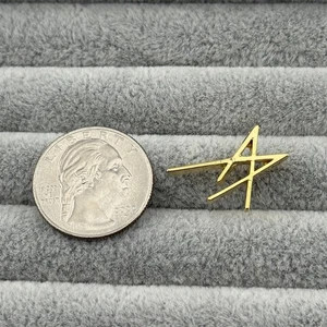 Lockheed Martin Gold Tone Company Logo Star Pin Pinback #60128 - Picture 1 of 2