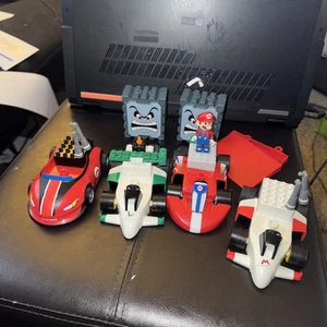 LEGO Super Mario Kart Mario vs. Luigi Building Toy Set Pieces - Picture 1 of 6