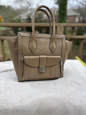 Henri Bendel Ривингтон 2 в 1 кожаная сумка с короткими ручками и съемная наплечная сумка серо-коричневый - Изображение 1 из 4