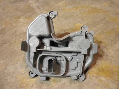 15-23 Jeep Renegade LH - Drivers Side Incandescent Taillight Circuit Module - Image 1 of 2