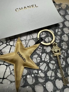 CHANEL Star Keychain Bag charm NIB - Bild 1 von 6