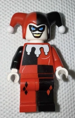 LEGO Batman 7886 Harley Quinn Minifigure Bat026 - Image 1 of 3