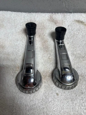 Dodge Truck o Van - Manijas de ventana interior años 60 - 1783373 y 2504070 Foto 1 de 4