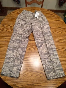 Neu mit Etikett US Air Force digitale tarnfarbene Damenhose Größe 10 kurz - Bild 1 von 12