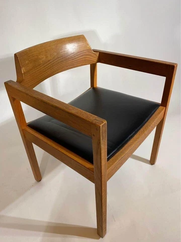 Mid Century Gunlocke Chair - Set Of 4 Cover