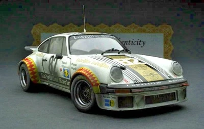 Exoto 1:18 | RESISTENTE A LA INTEMPERIE | 1979 Lubrifilm Porsche 934 RSR | Le Mans | RLG19091FLP Foto 1 de 4