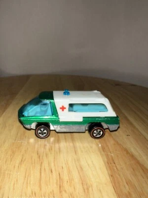 REDLINE 1970 Hot Wheels СКОРАЯ ПОМОЩЬ ЗЕЛЕНЫЙ с БЕЛЫМ ИНТЕРЬЕРОМ - Изображение 1 из 4