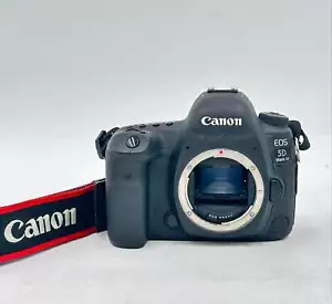 Canon EOS 5D Mark IV 30.4MP Digital SLR *Body Only - Picture 1 of 12