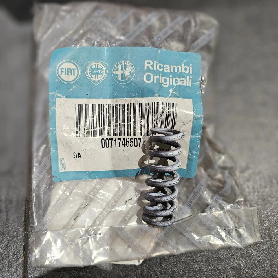 MOLLA PEDALE FRIZIONE ALFA ROMEO  159 BRERA  71746507 - Immagine 1 di 1