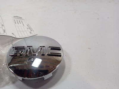 Центральный колпак колеса от 2016 GMC Yukon XL 1500 12094245 - Изображение 1 из 4