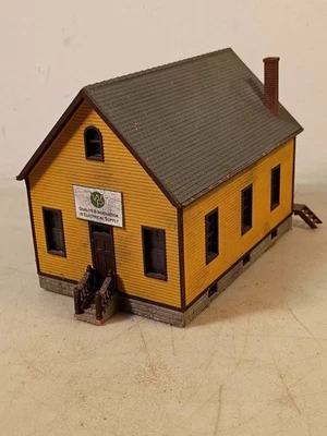 建造 Kibri HO 比例商用建筑带装载底座 — 第 1/4 张图片