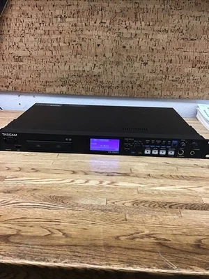 Tascam SS-R200 Digital MTR Solid State Audio Recorder Works NO REMOTE/CORD - Image 1 of 4